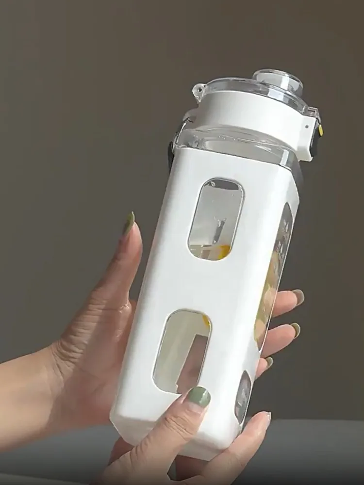 700ml/900ml Sports Water Bottle Portable Sippy Cup Suitable for Outdoor Sports Cycling and Carrying Juice Milk Drinkware image 5