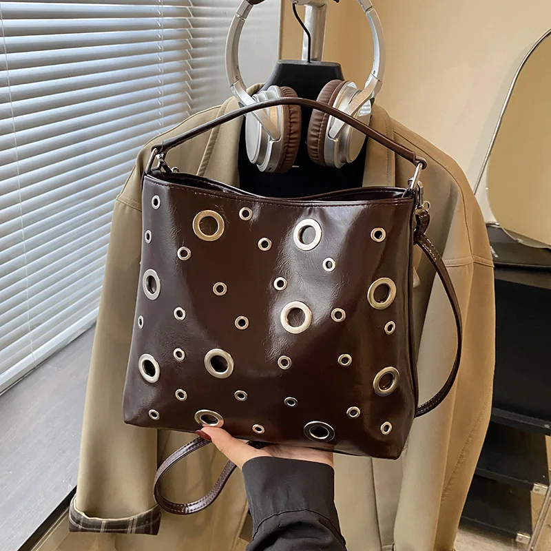 

2025 Winter Vintage Tote Bag, Niche Shoulder Purse for Women, Minimalist Commuter Crossbody, Chic Day to Night Bag, Textured