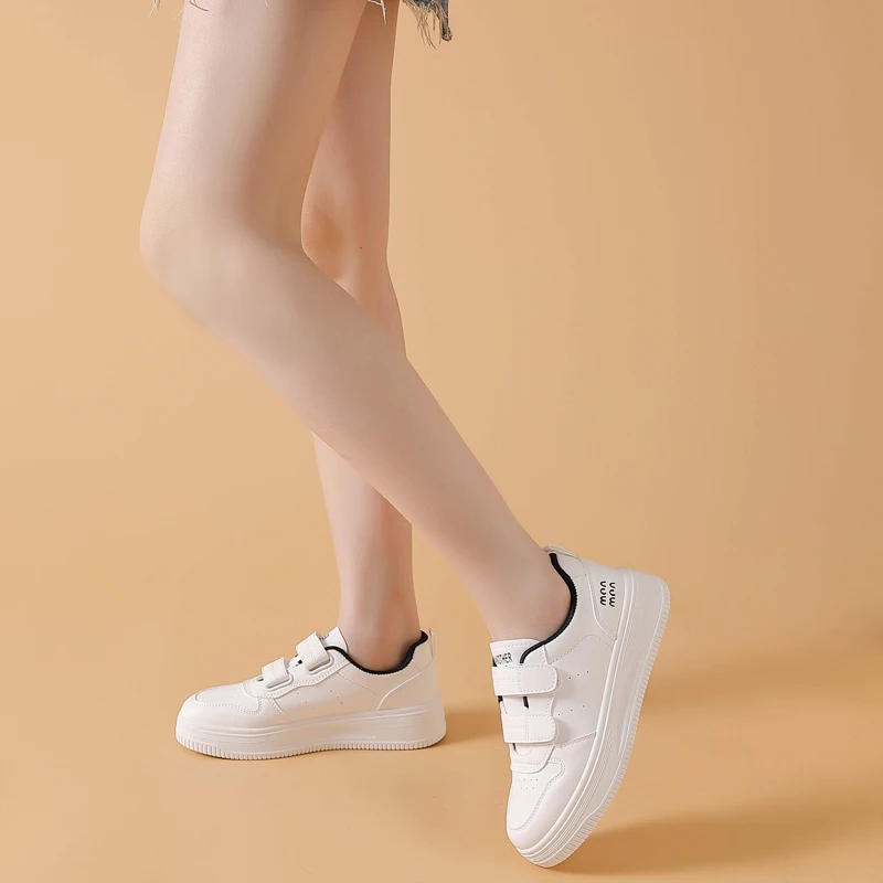 Zapatos de mujer, zapatos blancos pequeños antideslizantes de fondo plano, zapatillas informales de suela blanda para mujer, zapatos planos versátiles para estudiantes