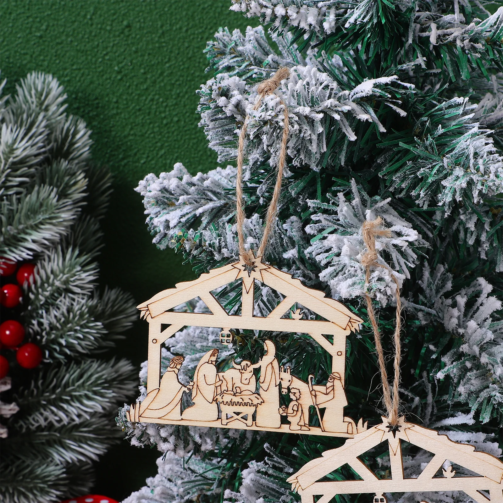 

20pcs Wooden Christmas Ornaments Set 3D Nativity Scene Hanging Decor For Xmas Tree Door Window The Birth Of Jesus Beige