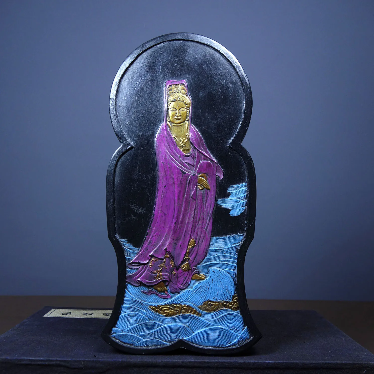 Old collection gold painting, black ink Guanyin painting, desktop ornament