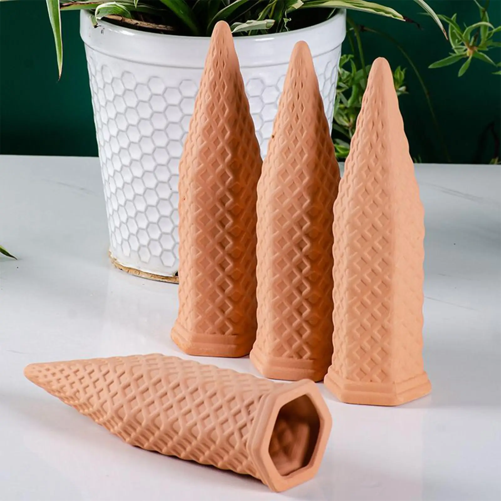 

Vacation Plant Watering Devices 4 Pieces Plant Waterer Terracotta Auto Irrigation Drip Slow Release Dripper Insert For Flower