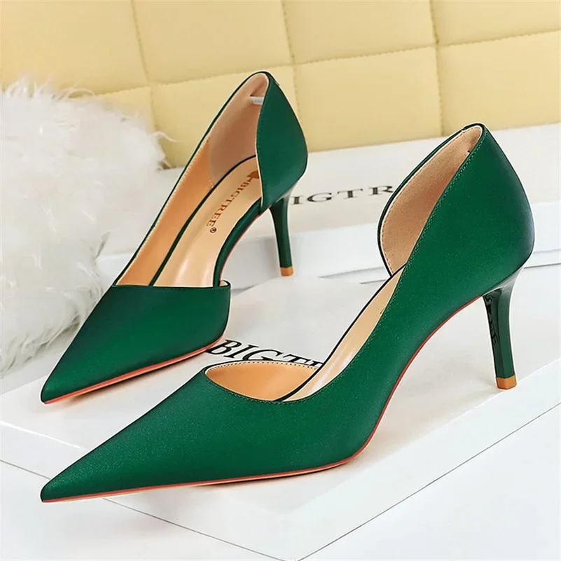 Plus Size 34-43 Women 7cm High Heels Hollow Silk Satin Pumps Lady Green Pink Medium Low Heels Fetish Nightclub Mom Office Shoes