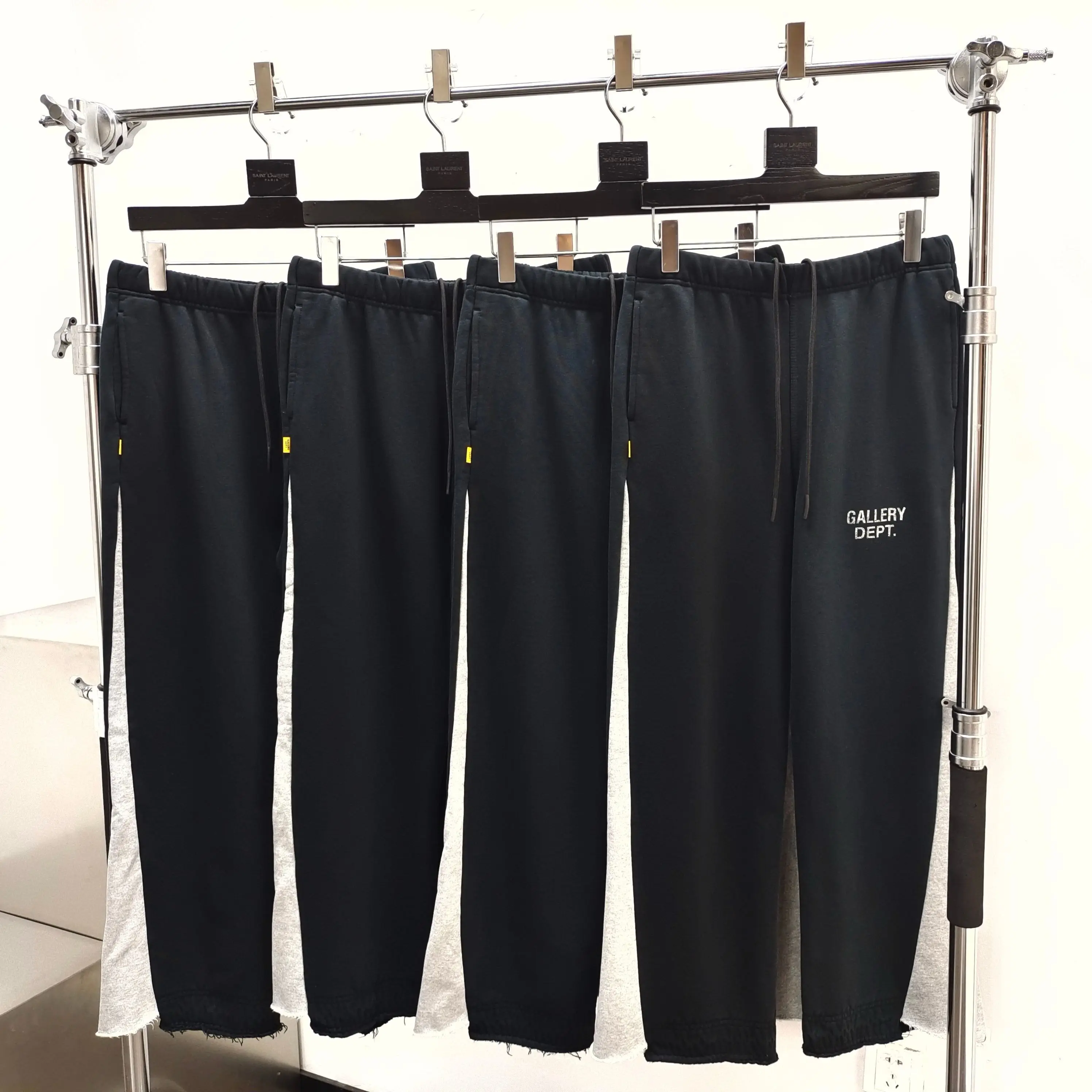 Gallery Dept Zwarte en Grijze - Gallery Dept Flare recensie en prijs