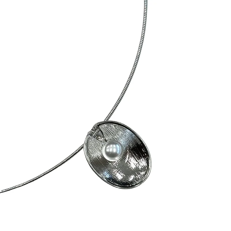 

Simple and cold wind 925 silver unique design silver brushed shell shape pendant collar women's necklace