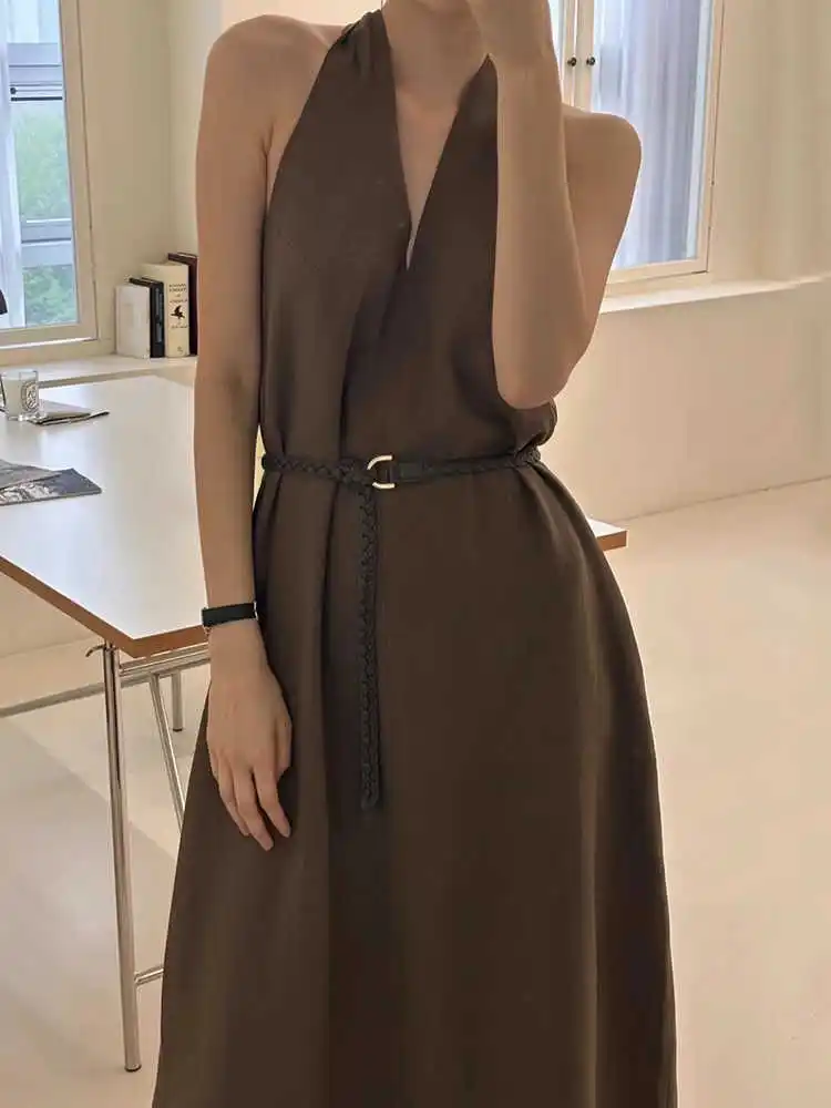 

Clothland Women Sexy Halter Cotton Linen Dress V Neck Belt Sleeveless Backless One Piece Summer Vintage Midi Dresss QD976