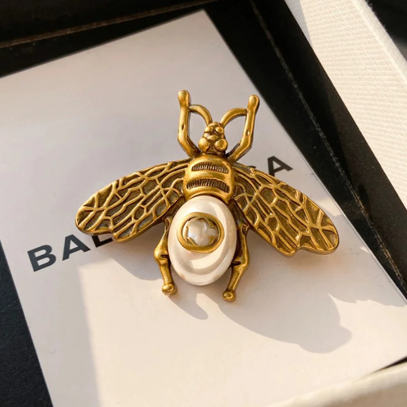 Vintage Honeybee Metal Bag Pearl Decoration Brooch For Women With High-end Feel Niche Palace Style Jewelry For DIY Accessories