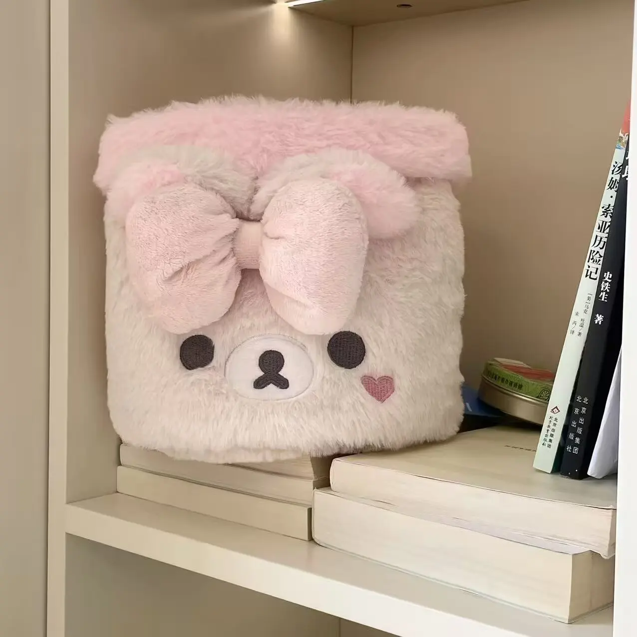 Rilakkuma Hängetasche für Schlafsaal – Süßer Korilakkuma Plüsch-Organizer, weicher Kawaii Caddy für Schreibtisch-Kosmetikaufbewahrung für Mädchen – Detail 8