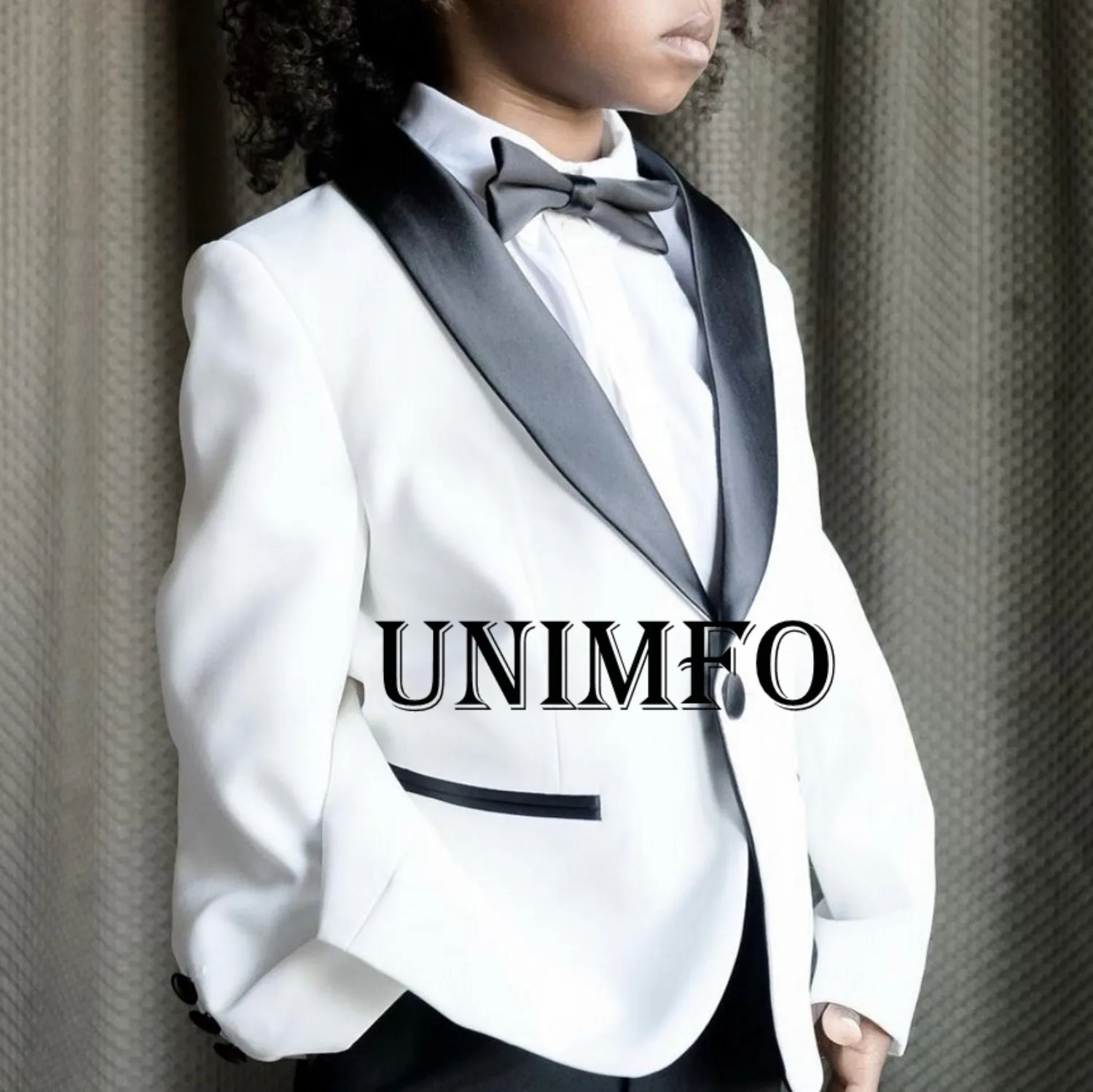 Trajes blancos para llevar anillos para niños pequeños, trajes formales para bodas, fiestas de cumpleaños, 2 juegos de fotos (chaqueta + Pantalones + pajarita)