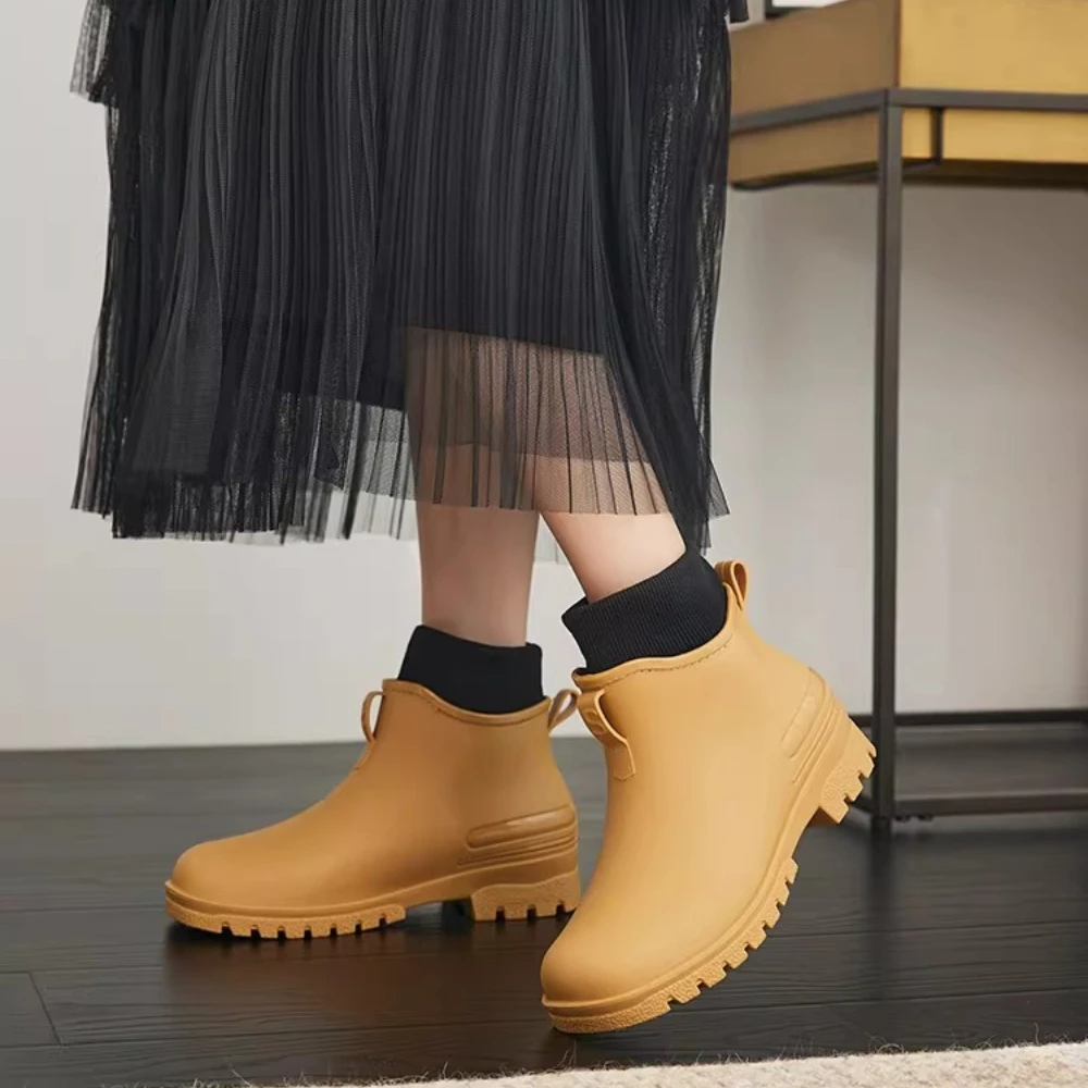 

Женские модные резиновые сапоги, женские резиновые сапоги с мягкой подошвой, утепленные флисом, теплые и нескользящие, для работы на кухне, мужские водонепроницаемые ботинки.