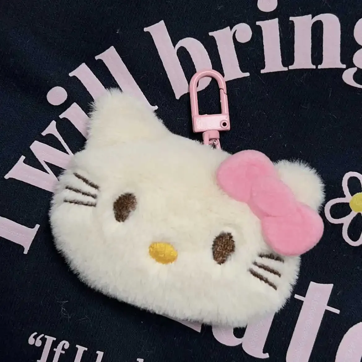 LLavero de peluche Kawaii Sanrio blanco y negro para niña, bonito banderín de mochila de dibujos animados, muñeco de peluche decorativo para niños, regalos de juguete