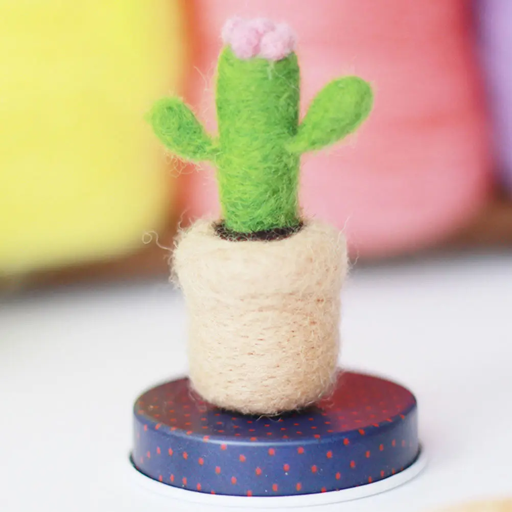 

8Pcs DIY Material Kit for Cactus Crafts Excellent Craftsmanship Mini Ornament Set Needle Felt Decoration Supplies