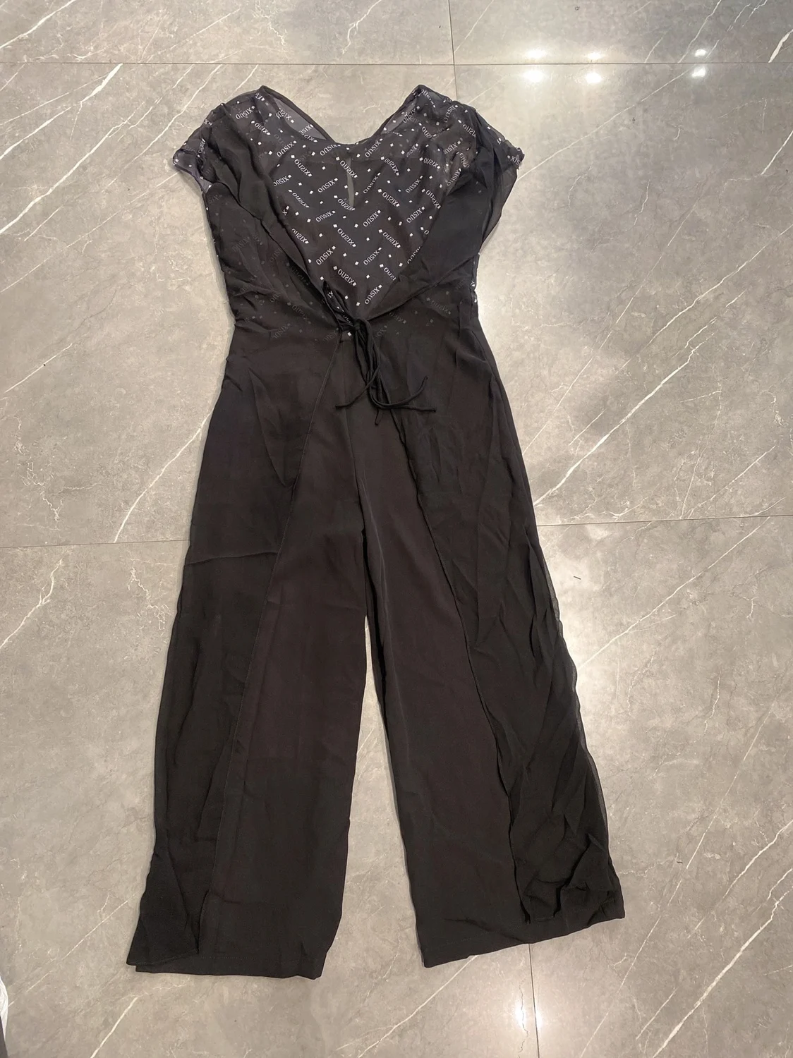 

Модный комбинезон с круглым вырезом и буквенным принтом от Aile Premium, модель A34, весна 209, женские повседневные брюки