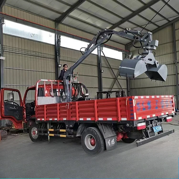 2025Футбольная машина, установленная на прицепе, гидравлический манипулятор, складной кран для захвата бревна