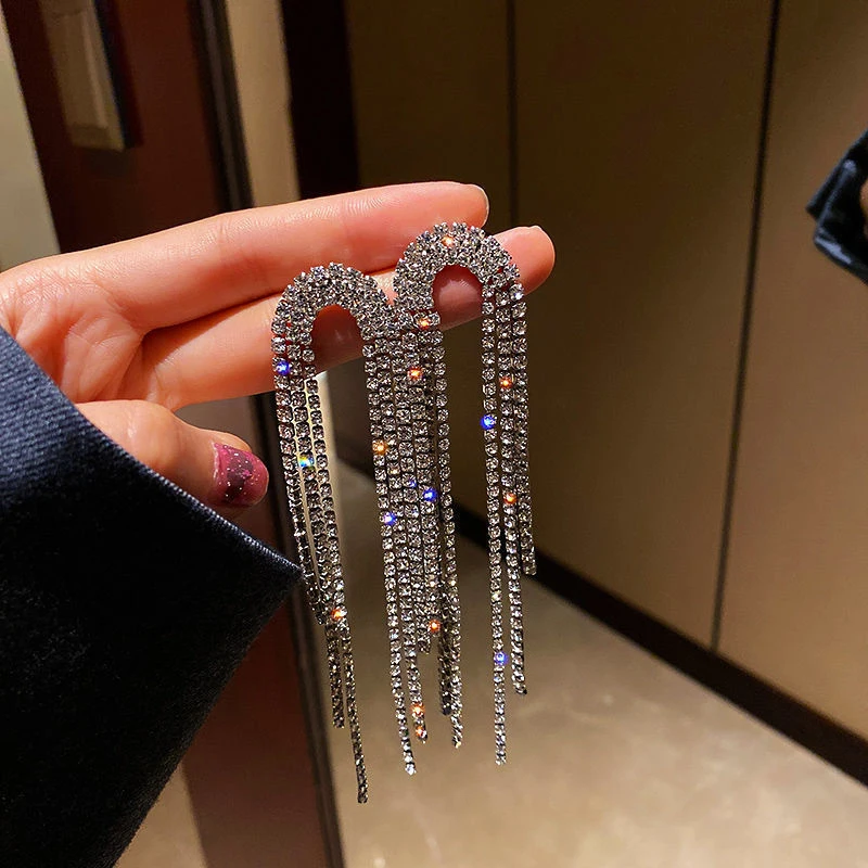 

Exaggerated Full Rhinestone Arc Long Tassel Pendant Stud Earrings for Women New Elegant Temperament Ladies Wedding Party Jewelry