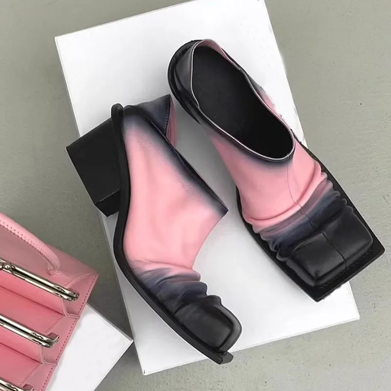 Retro การจับคู่สีสแควร์ Toe Chunky ส้นรองเท้าหนังผู้หญิง 2025 SLIP บนจีบรองเท้าส้นสูง Muller รองเท้าผู้หญิงสีชมพูสีน้ําตาล