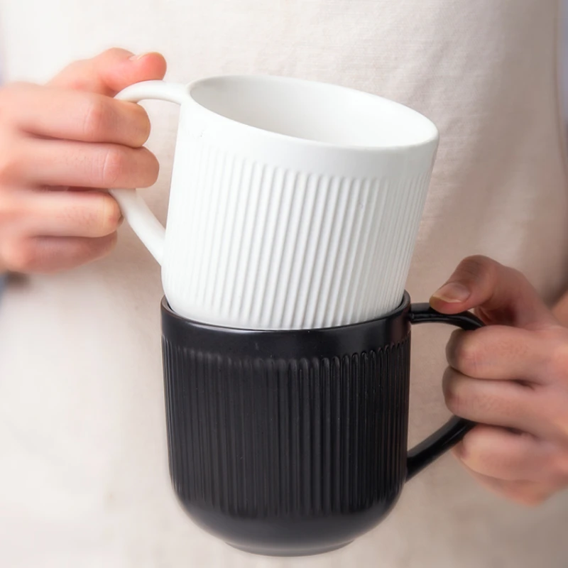 410ML High Capacity Black and White Ceramics Mugs Coffee Cups Household Restaurant Handle Mug