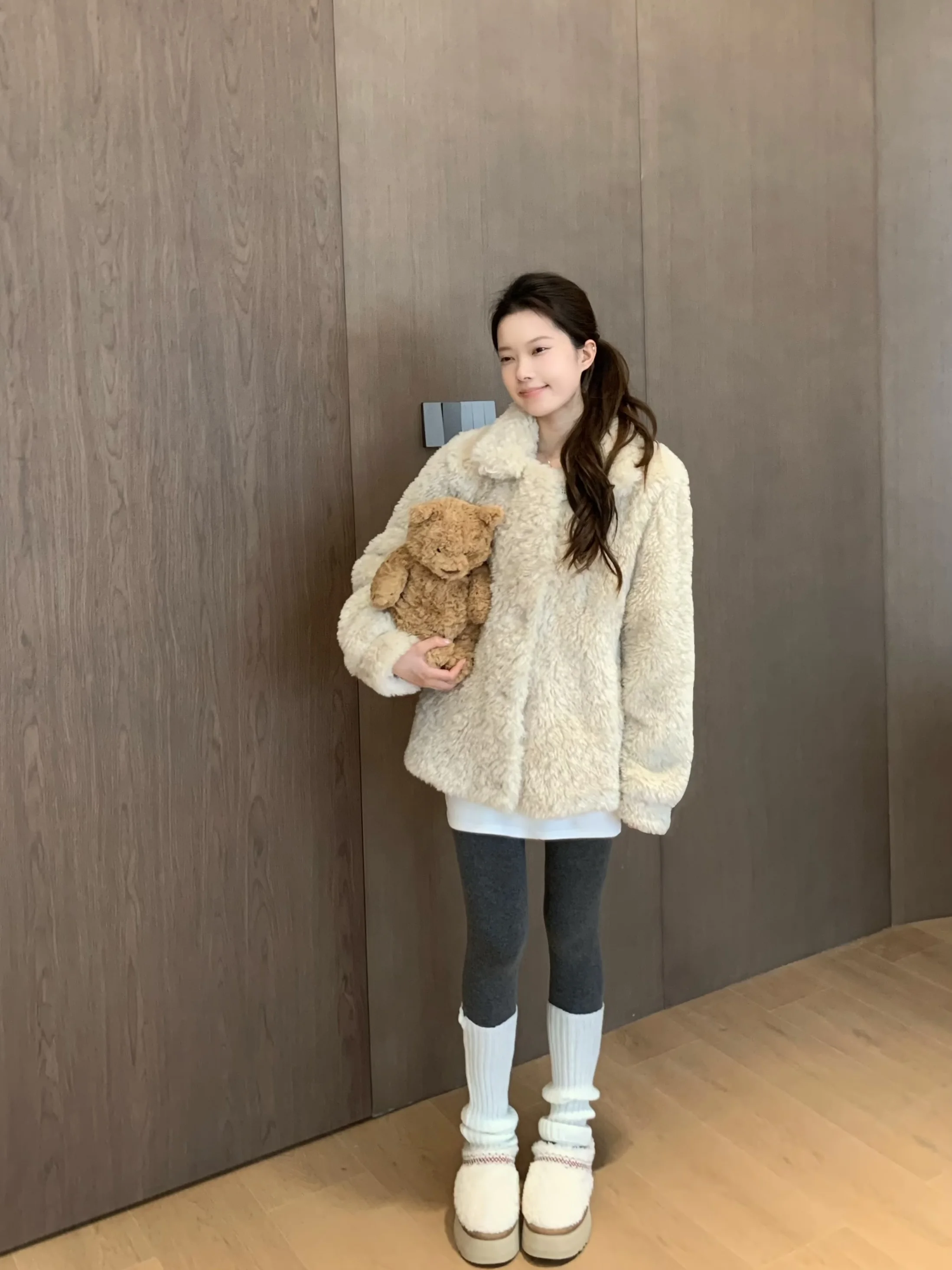 Nini preguiçoso urso roll-up casaco luz leite chá cor pele de cordeiro outerwear feminino solto ajuste longo sve botão fechamento jaet