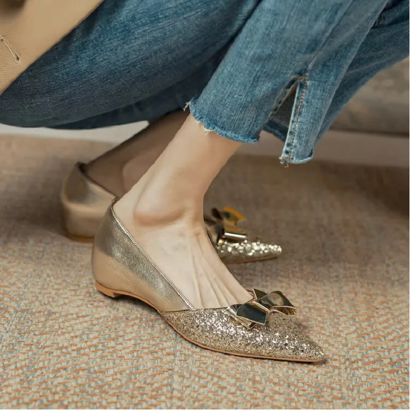 

A120 New Princess Ladies Flat Shoes Elegant Genuine Leather Women Flats Leisure Gold Soft Pointed Toe Shoes Bow-knot Lady Shoes