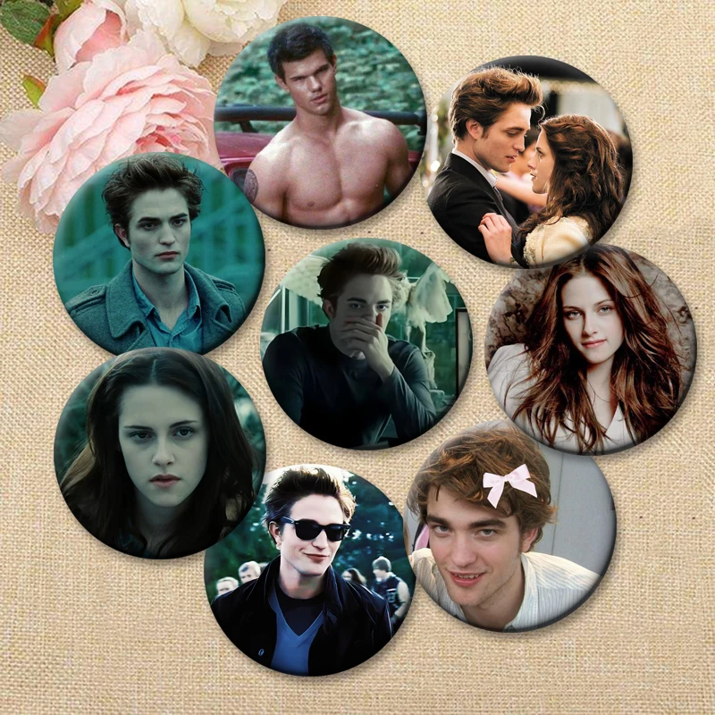 TV Series Twilight Brooches Edward Anthony Mason Cullen Isabella Marie Swan Cullen Bella Badge Round Lapel Pins Accessories Gift