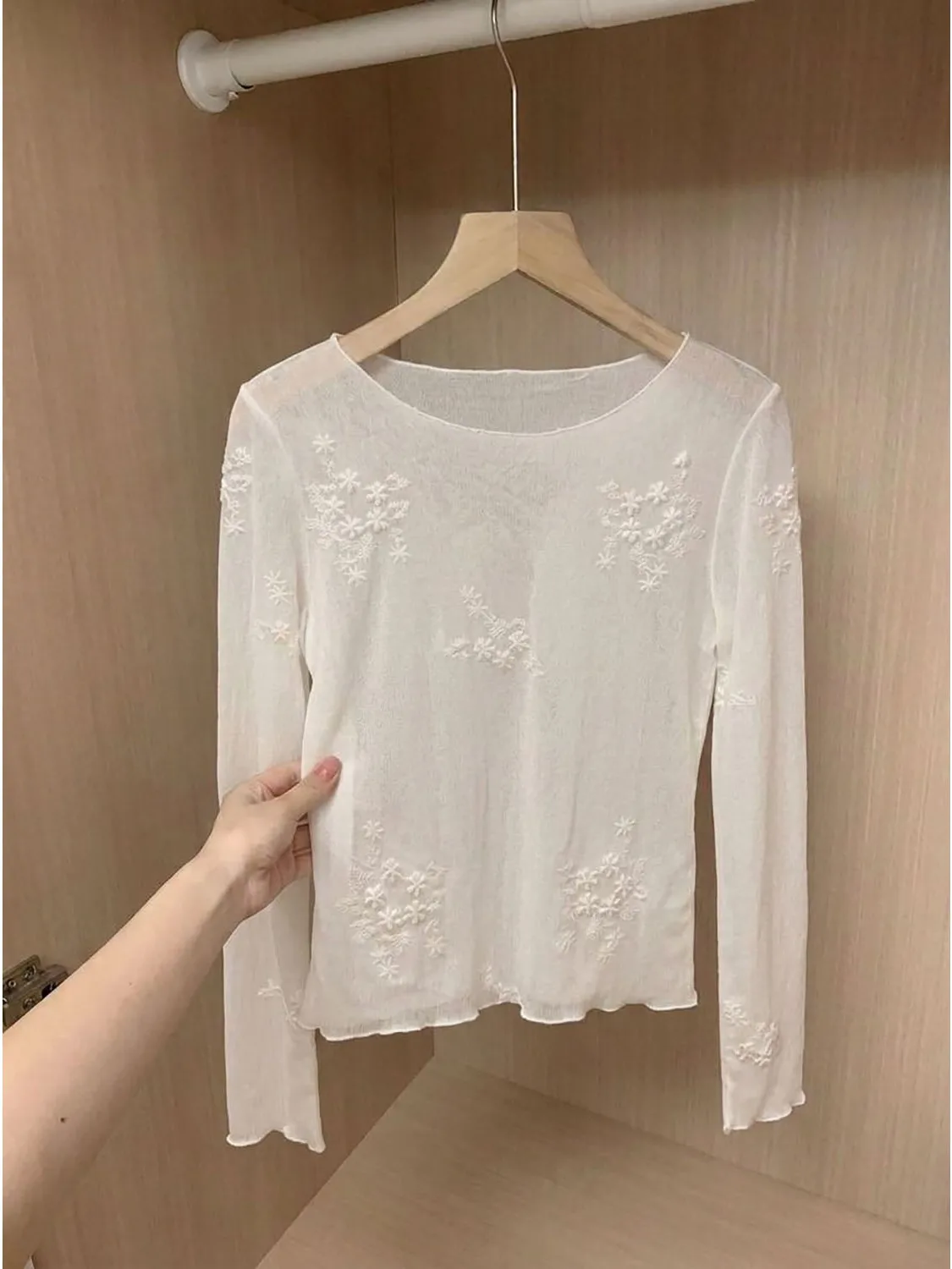 Embroidered White Flower Long Sleeve Mesh Top Women's Semi-Transparent Summer Sunshade Casual Style round Neck T-shirt