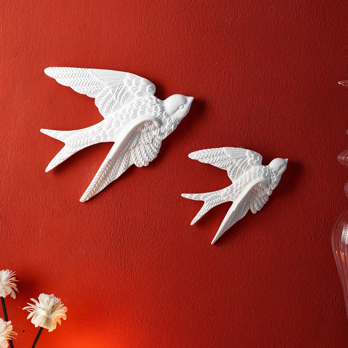 1PC, resin material swallow-shaped wall hanging, for decorative use on the wall of the flying swallow home