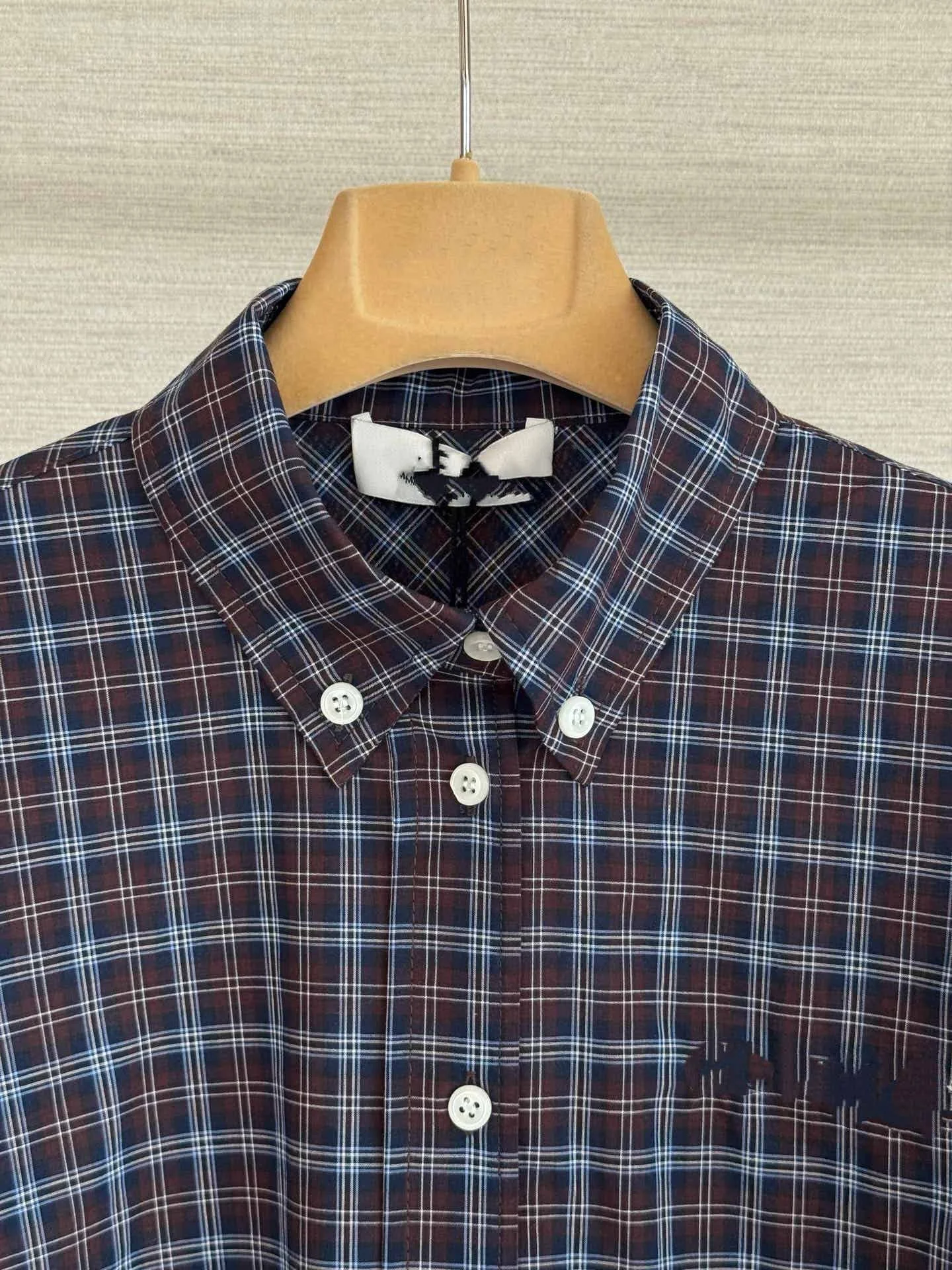 2026 Custom Dark Plaid Cropped Shirt Women Collar Long Sleeve Elastic Hem Loose Check Blouse Custom Logo Fall Top view 3