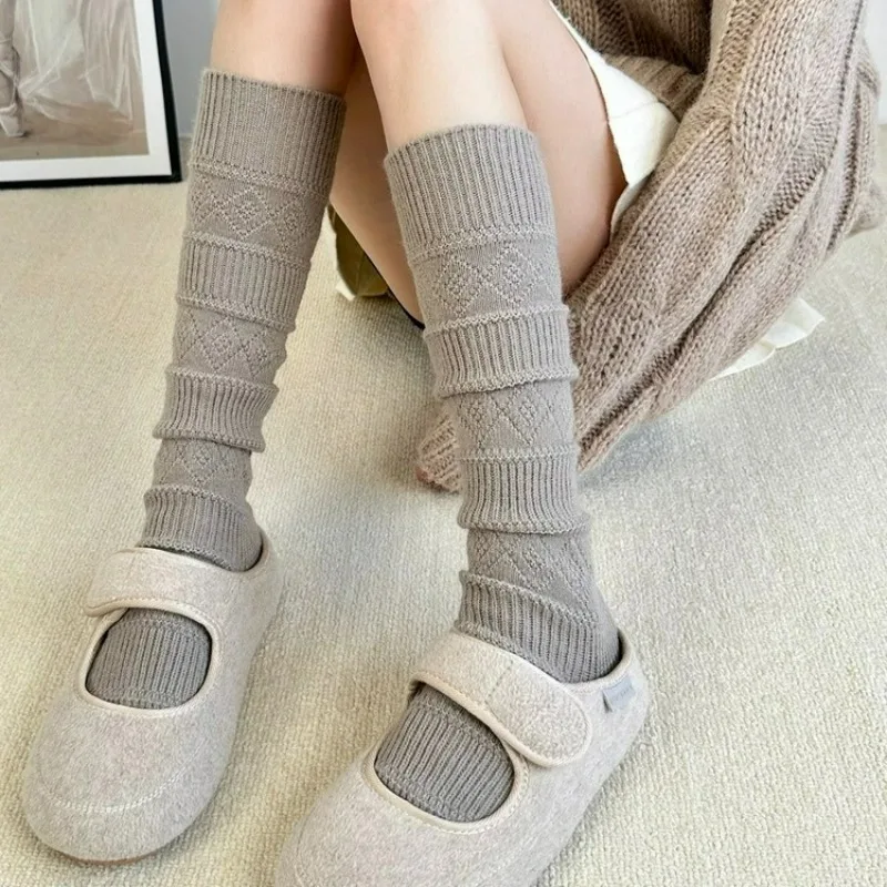 日本のニット暖かいウールストッキング女性用無地シンプルなダイヤモンド型格子柄秋厚手ニーハイソックス