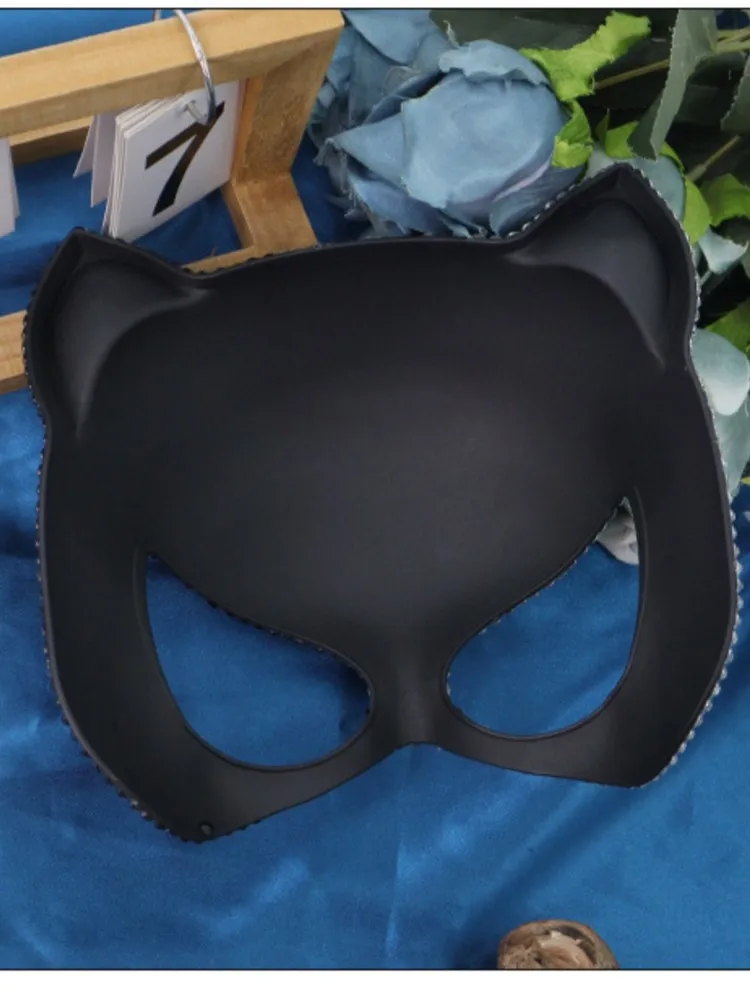 Masque en diamant de chat, demi-visage Sexy, masque pour les yeux, mascarade, fête d'halloween, masque de Cosplay, accessoires de Costume, jouet de jeu de rôle pour hommes et femmes