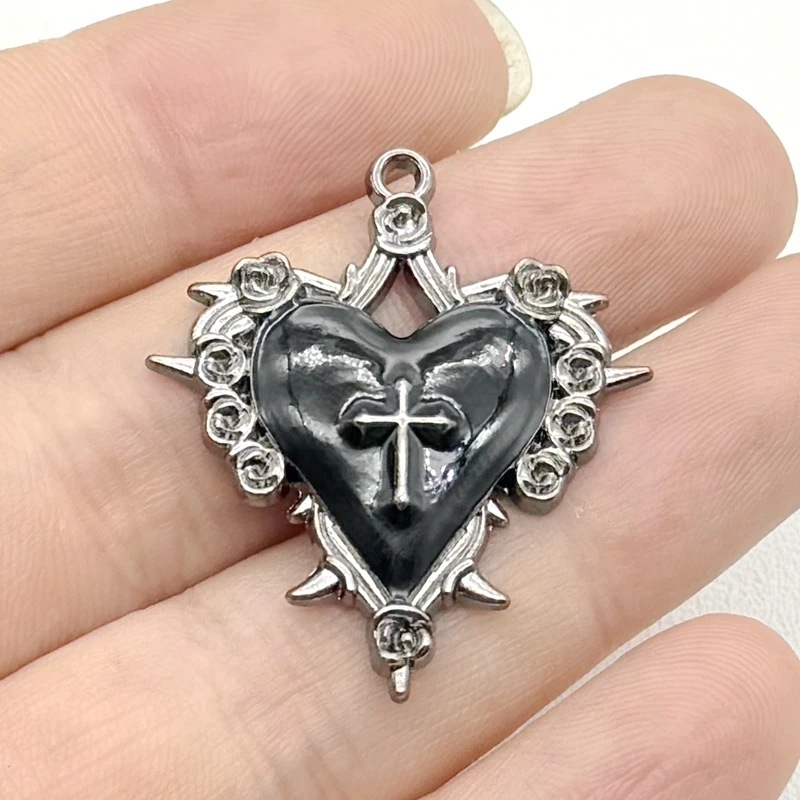 5p جديد ريترو الظلام نمط شخصية شوكة روز الصليب قلادة ملحق بندقية اللون سحر القرط سحر