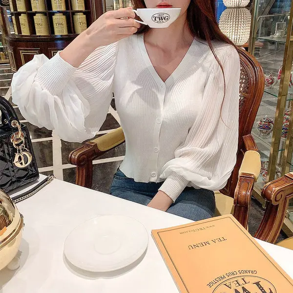 

Женский хлопковый вязаный свитер Solowen Autumn: приталенный, с V-образным вырезом, плиссированный, с рукавами-фонариками и вставками