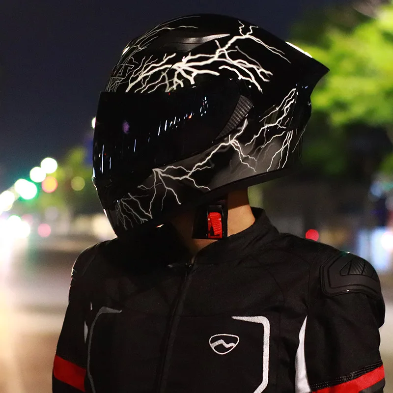 Lightning motorcycle riding helmet suitable for both men and women in all seasons