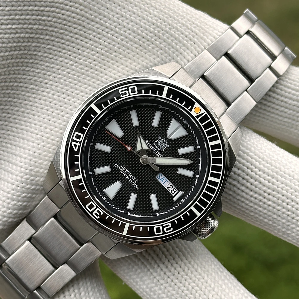 

STEELDIVE New SD1961 43.8mm BGW9 Blue Luminous Sapphire Glass NH36 Automatic 200m Waterproof Mens Dive Watch with Ceramic Bezel