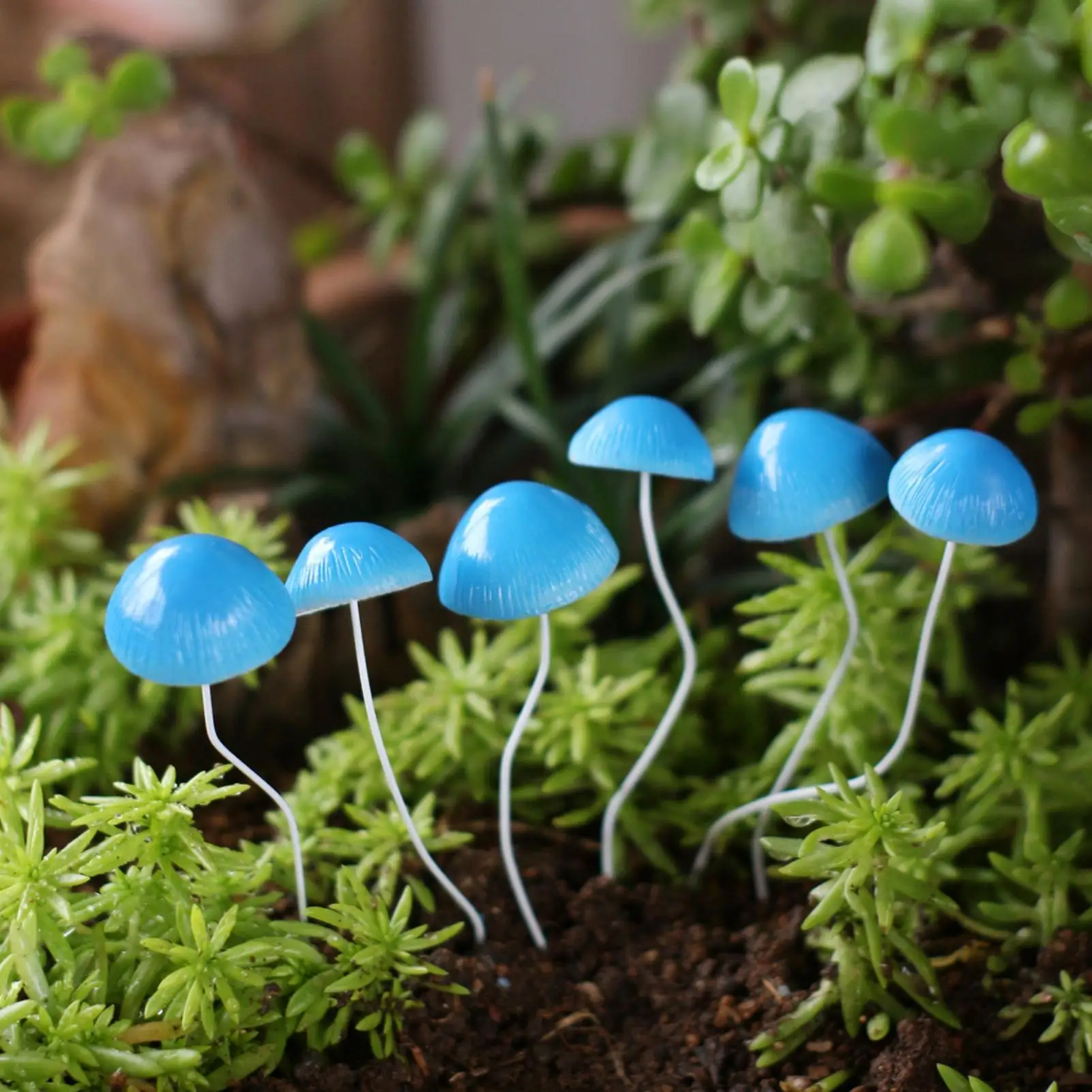 Mushroom Garden Stakes 6 Pieces Blue Resin DIY Decoration Tiny Mushroom Stakes For Garden Corner Outdoor Courtyard Lawn Yard