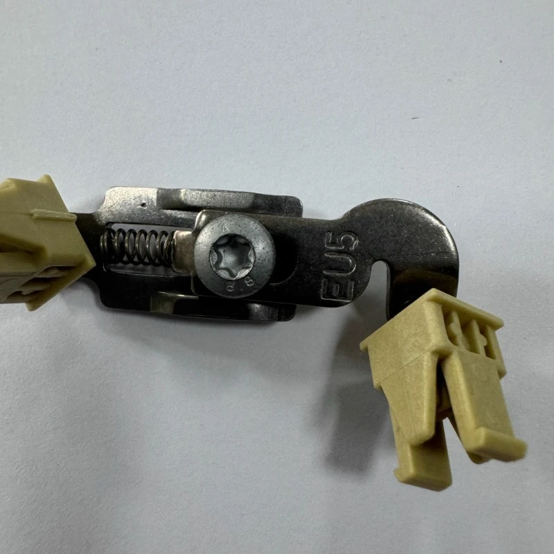 

For Mercedes Benz W164 W166 ML350 ML400 GL450642 Inlet Branch Servo Motor Buckle