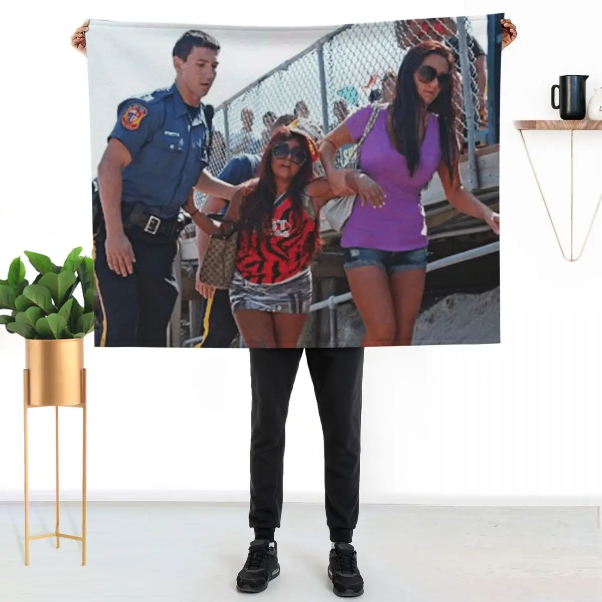 Snooki getting arrested on the beach Throw Blanket For Baby Soft Big Thin Beautifuls Flannels Giant Sofa Blankets