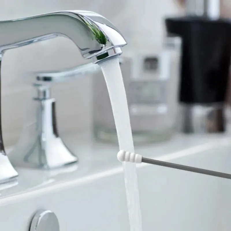 귀 청소 및 메이크업 응용 프로그램 제거를위한 휴대용 케이스가있는 2pcs 재사용 가능한 실리콘 양방향 소프트 귀 면봉