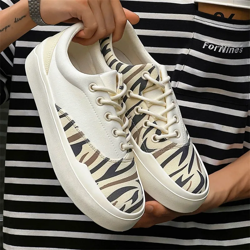 Fashion Zebra Print Canvas Shoes Men Summer Low-top Men's Vulcanized Shoes Casual Flat Canvas Sneakers Men zapatillas de lona