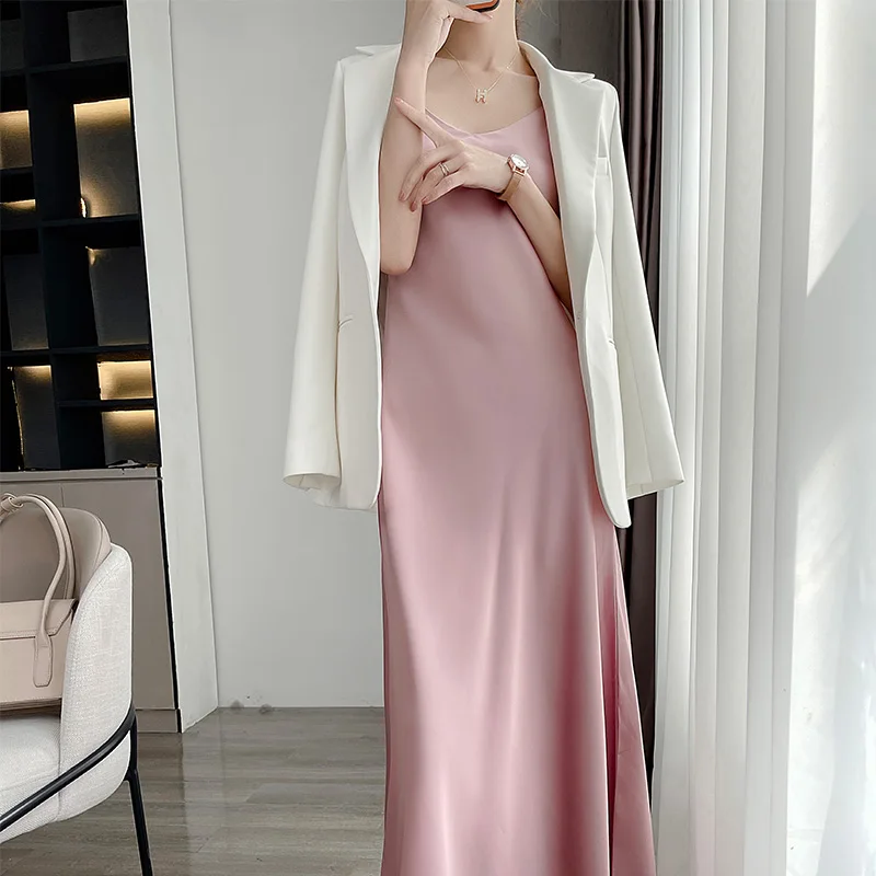 실크 브이넥 미디 드레스 여성 여름 이너웨어 블랙 화이트 아세테이트 새틴 리얼 실크 슬림 A라인 드레스 엘레 출퇴근 스타일