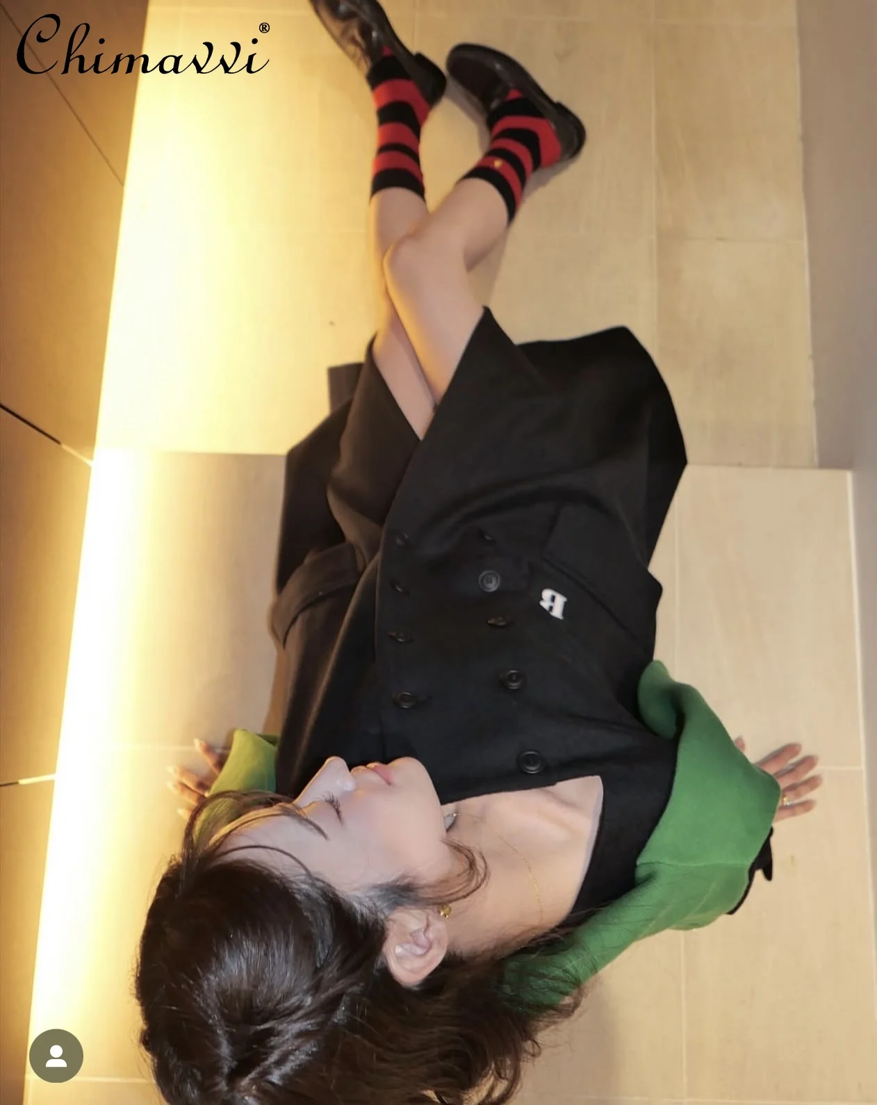 اليابانية الجديدة الخريف والشتاء المرأة أنيقة مزدوجة الصدر الأسود السترات الصوفية رسالة مطرزة طويلة الصوف معطف واقٍ من المطر