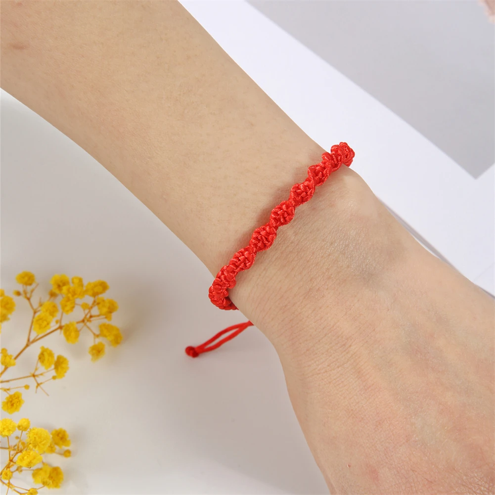 2024 Trend Minimalist 4 Pieces/set Handmade Spiral Woven with Adjustable Size Red Leather Bracelet