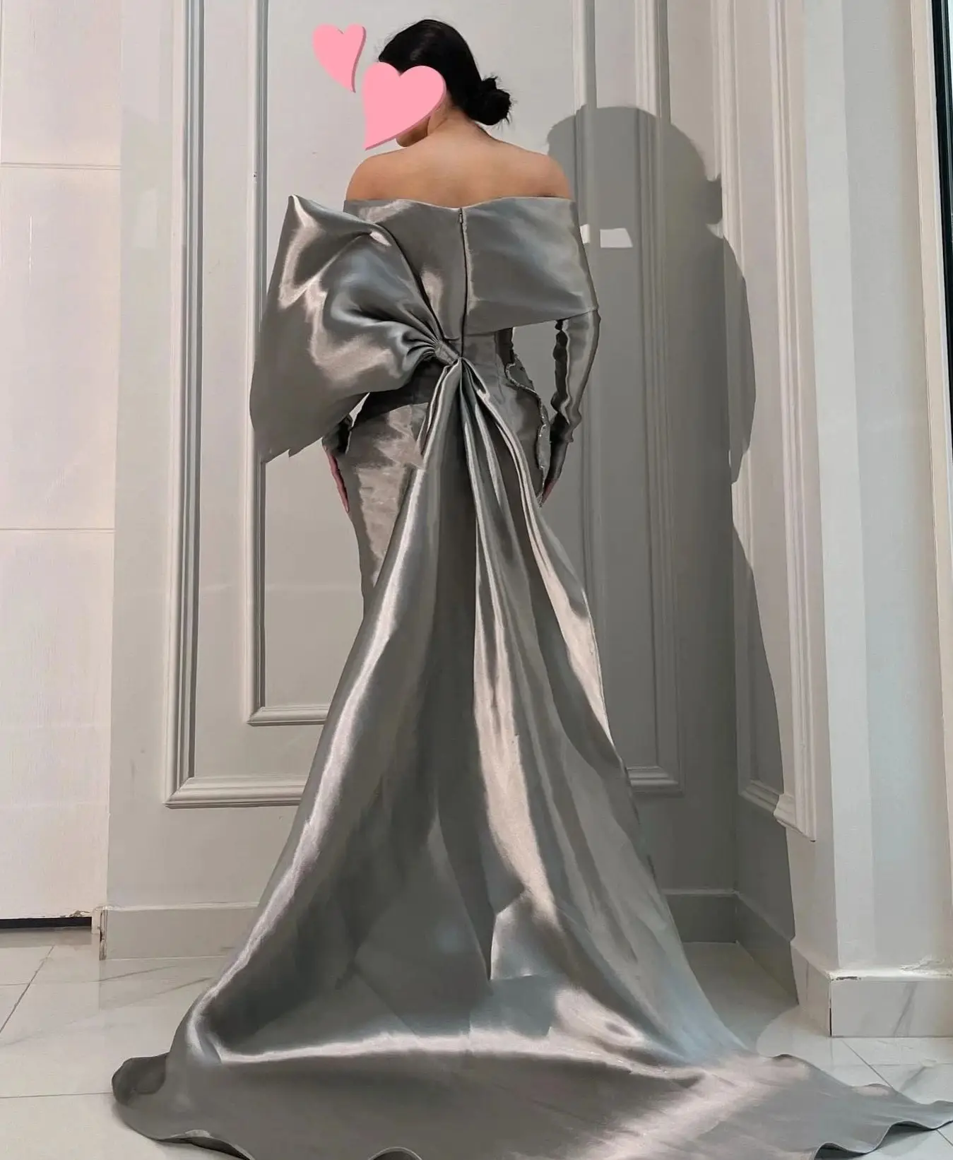 Jirocum luxo prata metálico cetim vestidos de noite fora do ombro cristal frisado flor vestido com arco grande para baile & gala