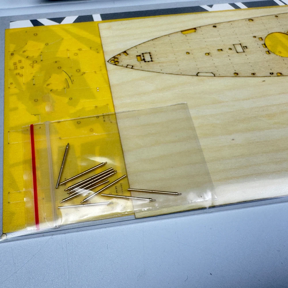 

CY350107 1/350 Water Fairy Cruiser Wooden Deck + Shade + Metal Main Cannon Model Accessories (Hull not included)