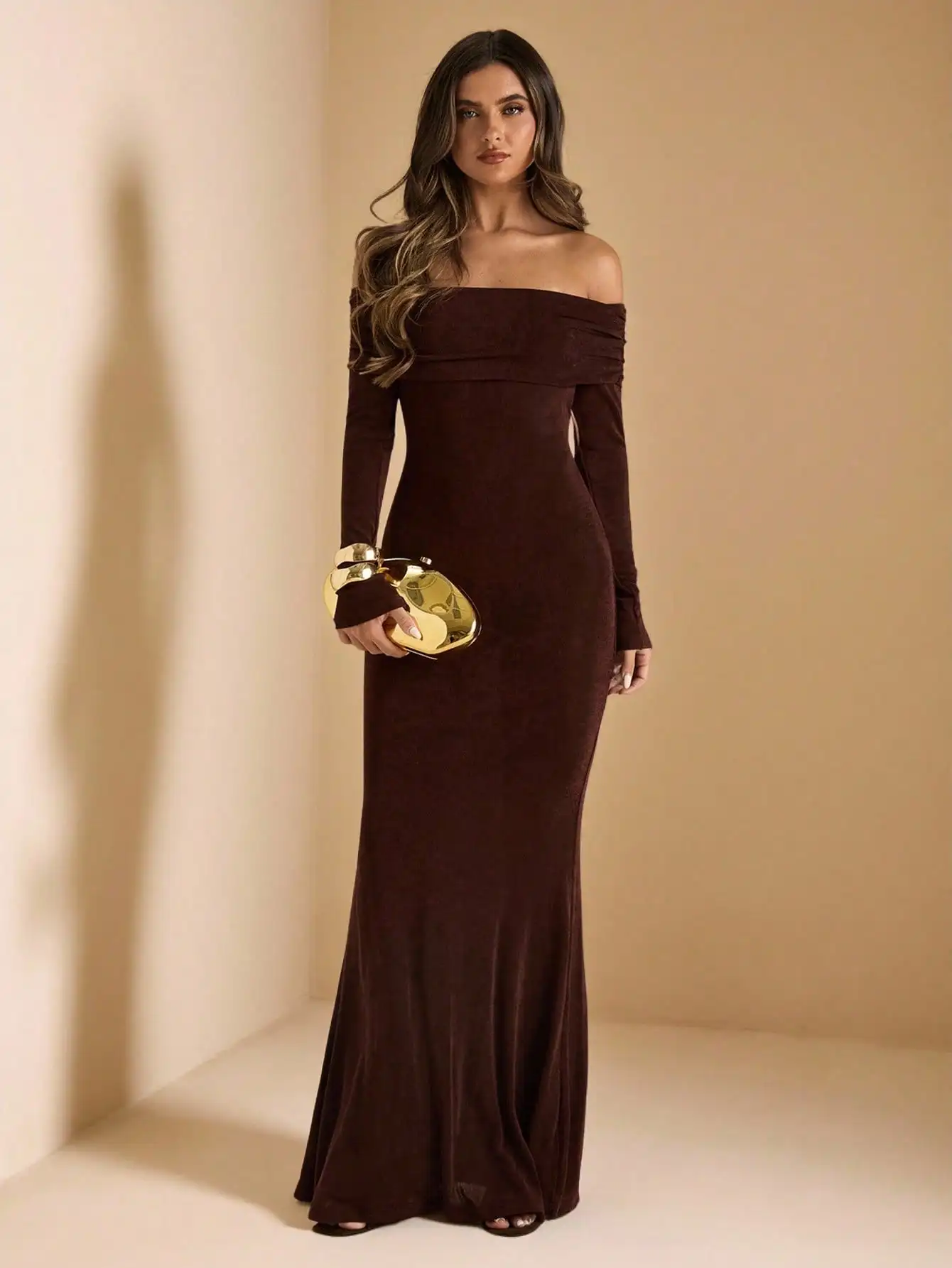 ソリッドカラー オープンショルダー 長袖 ボディコン セクシー クロップウエスト フィッシュテールヘムドレス、秋/冬 ブラウンドレス コーヒー