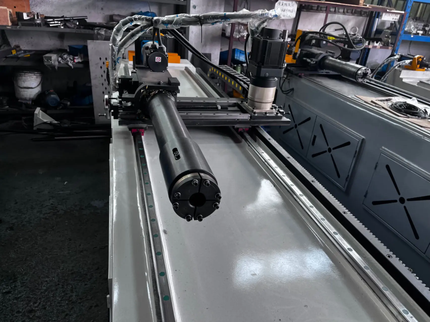 DW63CNC 4A2SV تصنيع أنابيب الأنابيب الأوتوماتيكية والكراسي والأثاث