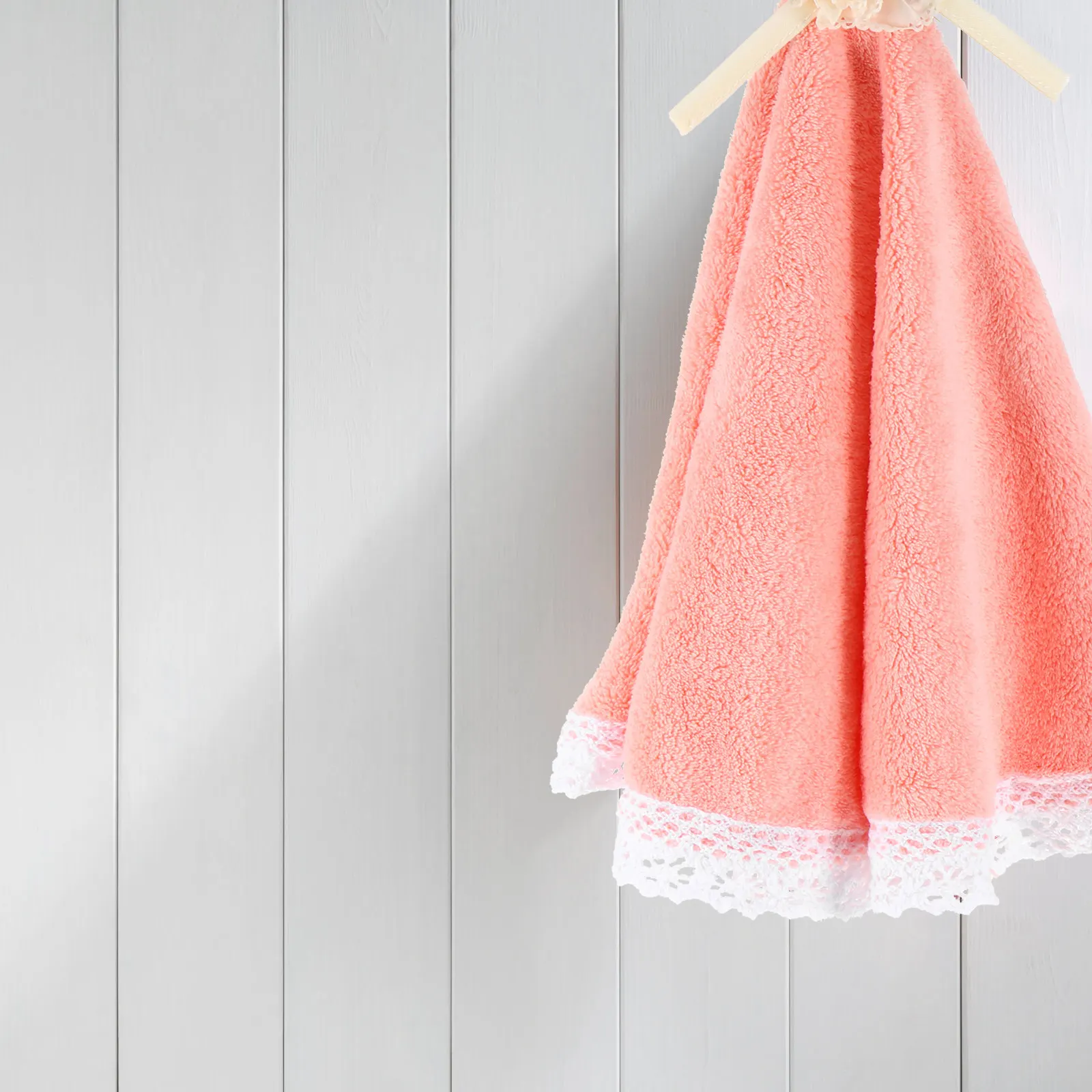 1Pcs Round Hand Towel Coral Fleece Material Extremely Absorbent Rapid Dry Comfortable Skin Safe Hanging Towel for Kitchen Bath
