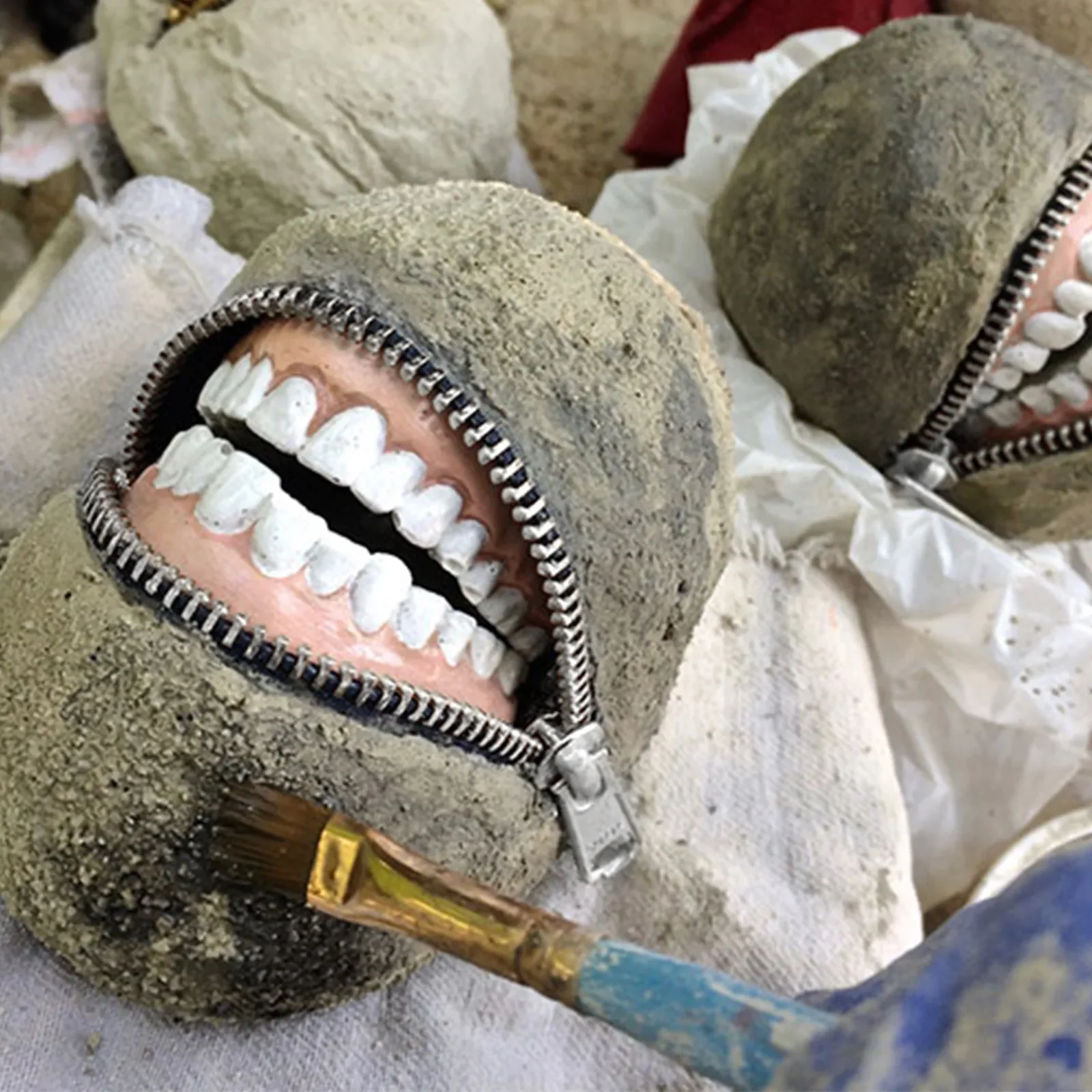 Teeth Rocks Concrete Smileys Garden Ornaments Zipper Statues - Fun Tricky Perfect Gift