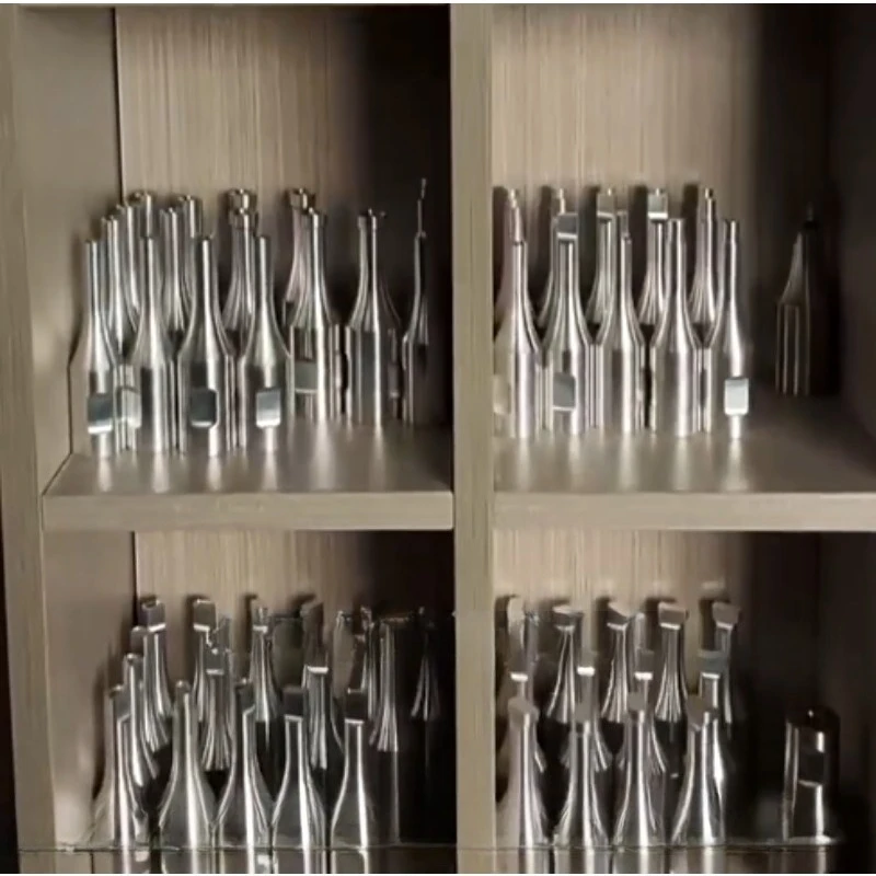 Ultrasonic Plastic Spot Welding Machine Nozzle Accessories 28KHz Customizable Welding Head 8 1 Screw Tip Replacement Part