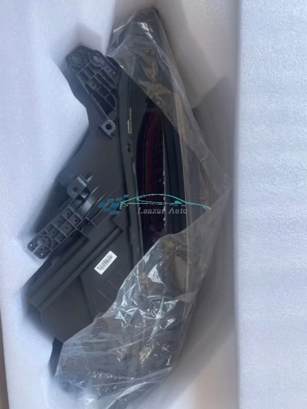 BYD Front Headlight Assembly   Right Front Headlight of BYD Song PLUS Hybrid Vehicle   Brand New Original   Made in China