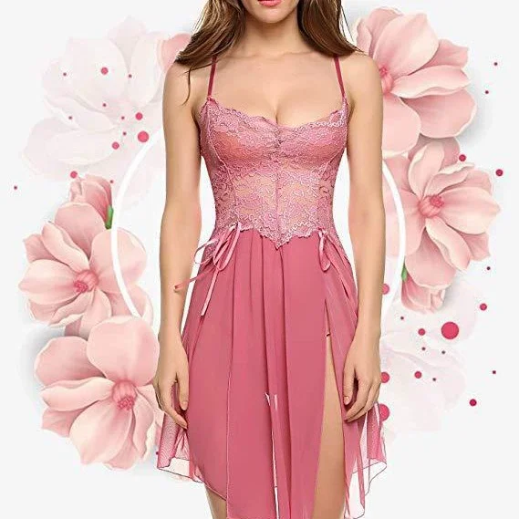 

Женская ночная сорочка с кружевной отделкой — сексуальная, с боковым разрезом и сетчатыми вставками, идеально подходит для домашнего отдыха и интимных вечеров